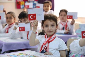 Sivas’ta Minik Öğrencilerden Askerlere Mektup: Duygusal Bağlar Güçleniyor