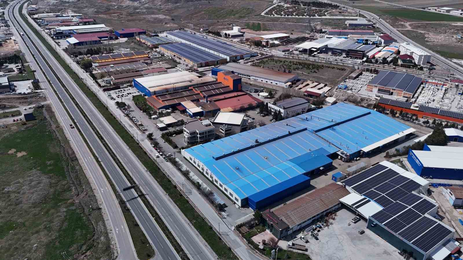 Sivas’taki ESTAŞ Fabrikası, Leylekler İçin Üretimi Durdurdu