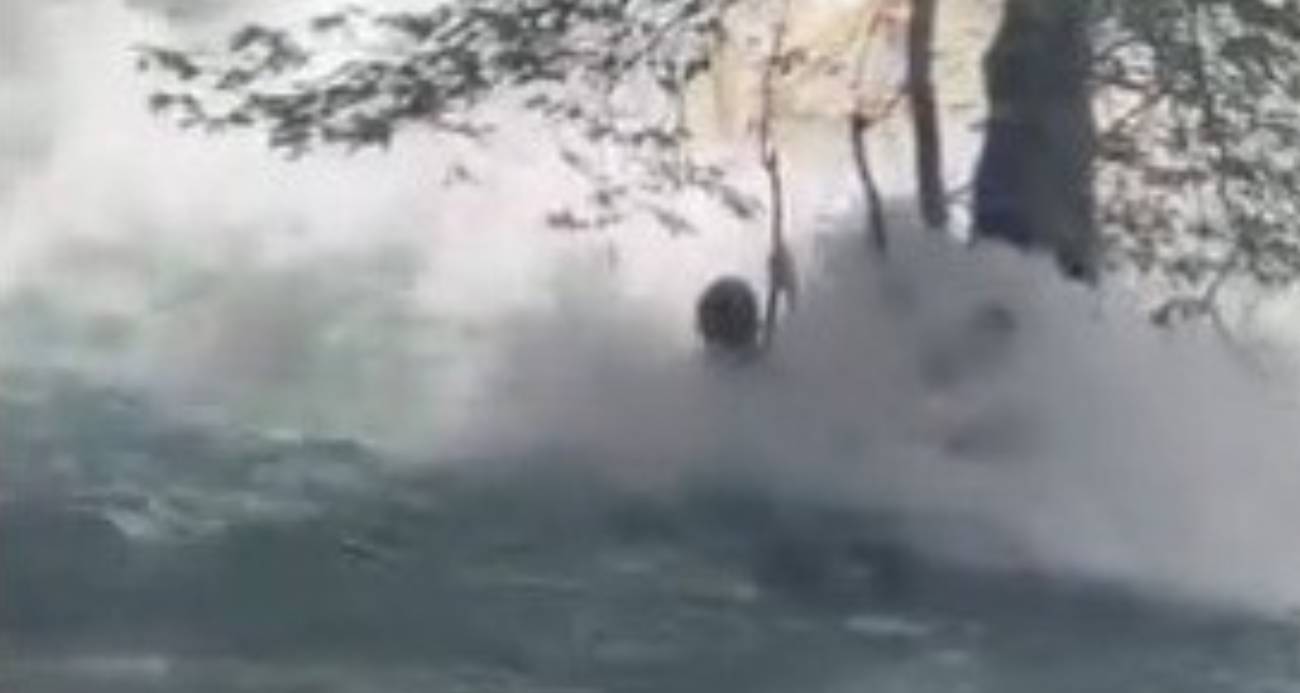 Tarsus’ta Berdan Irmağı’nda Kaybolan Genç İçin Arama Çalışmaları Devam Ediyor