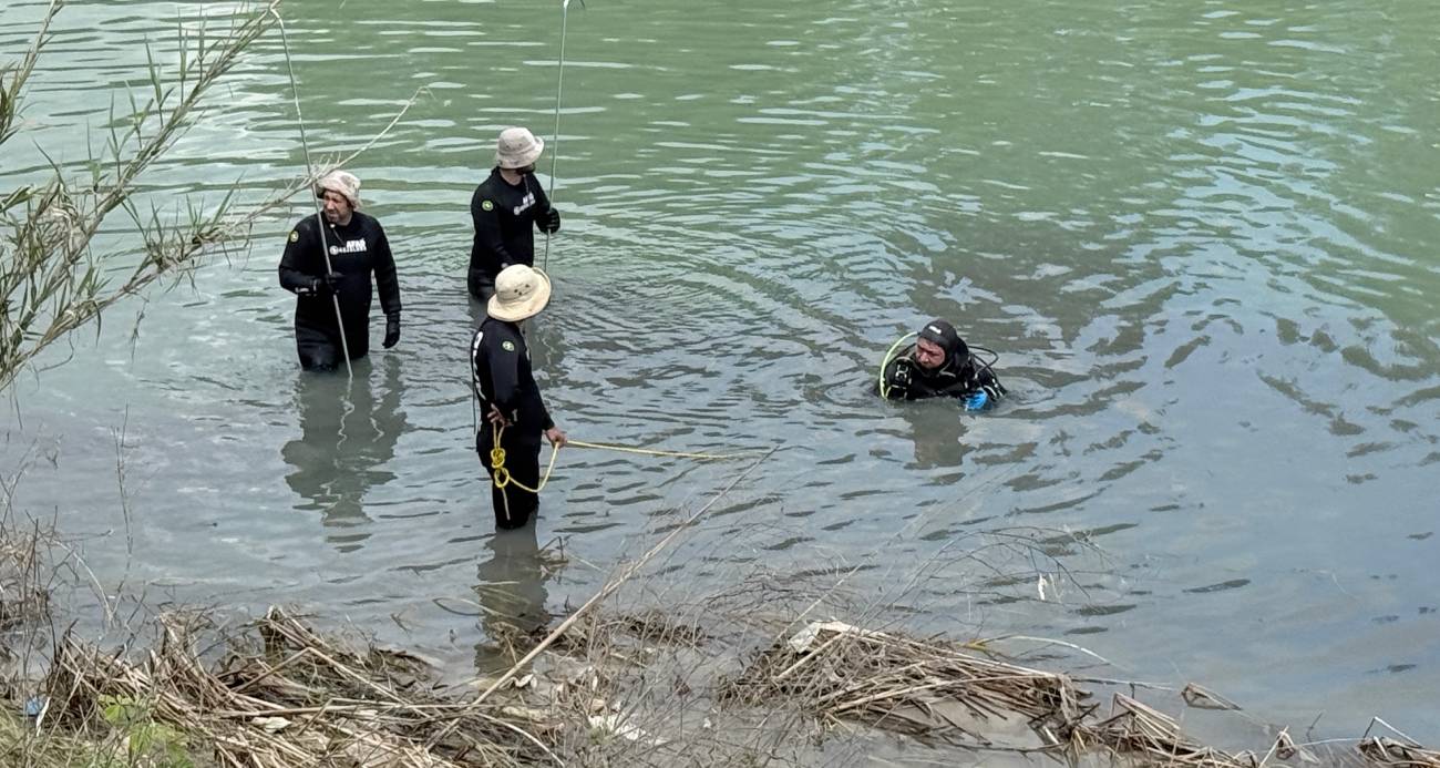 Tarsus’ta ırmakta kaybolan genci arama çalışmaları sürüyor