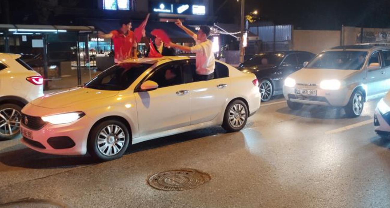 Türkiye Dünya Kupası’na Katılma Sevincini Kutluyor!