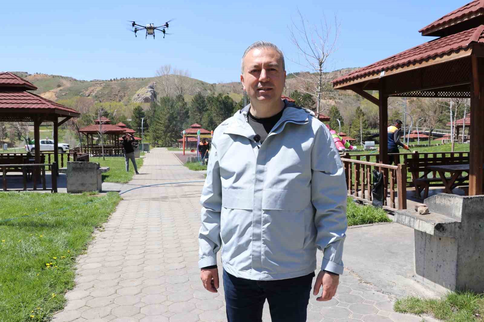 Yaz aylarının korkulu rüyası kenelere karşı hem havadan ve hem karadan mücadele başladı