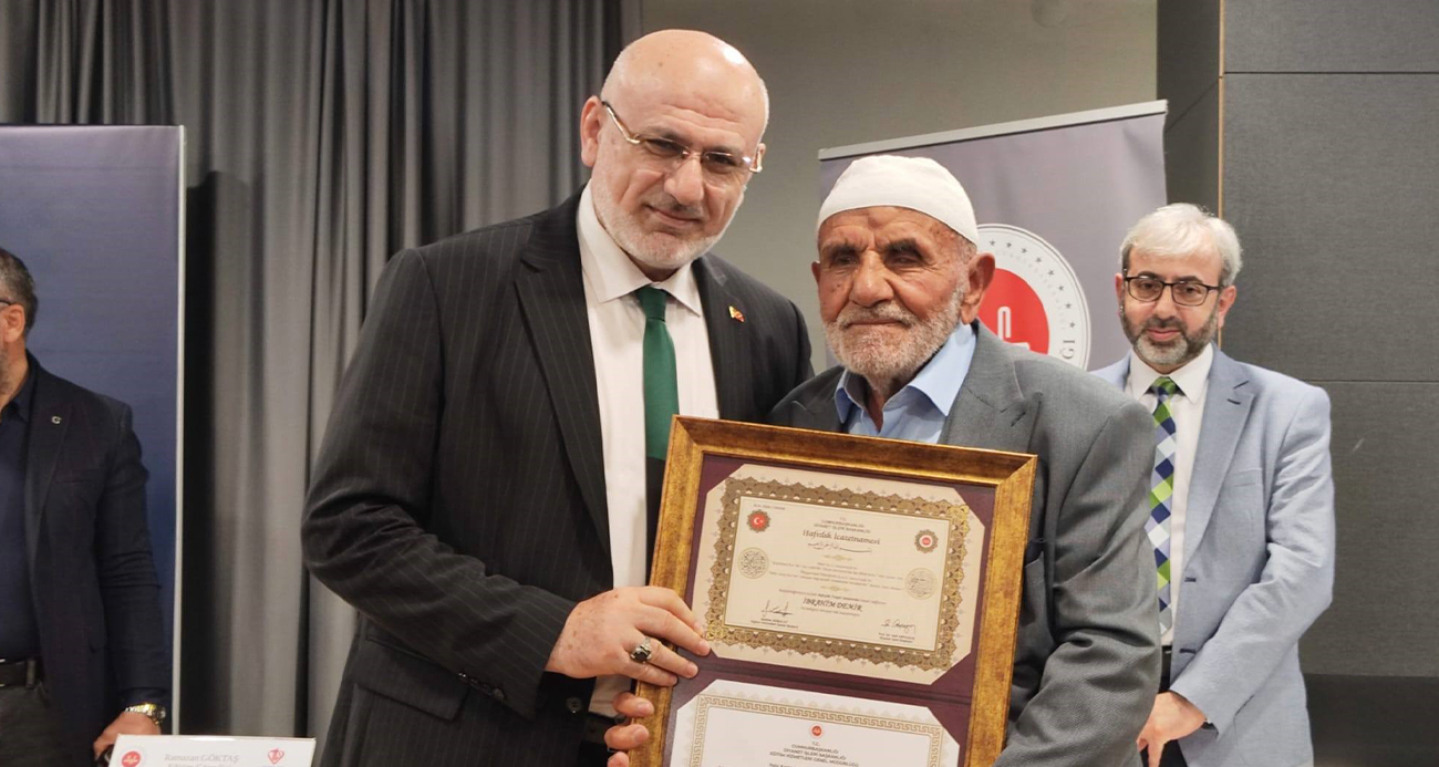 87 yaşında hafız oldu