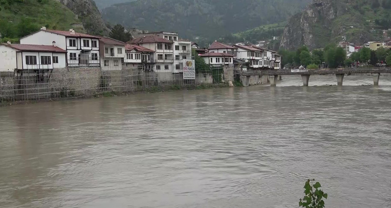 Amasya’da taşkın alarmı: Okullar tatil edildi
