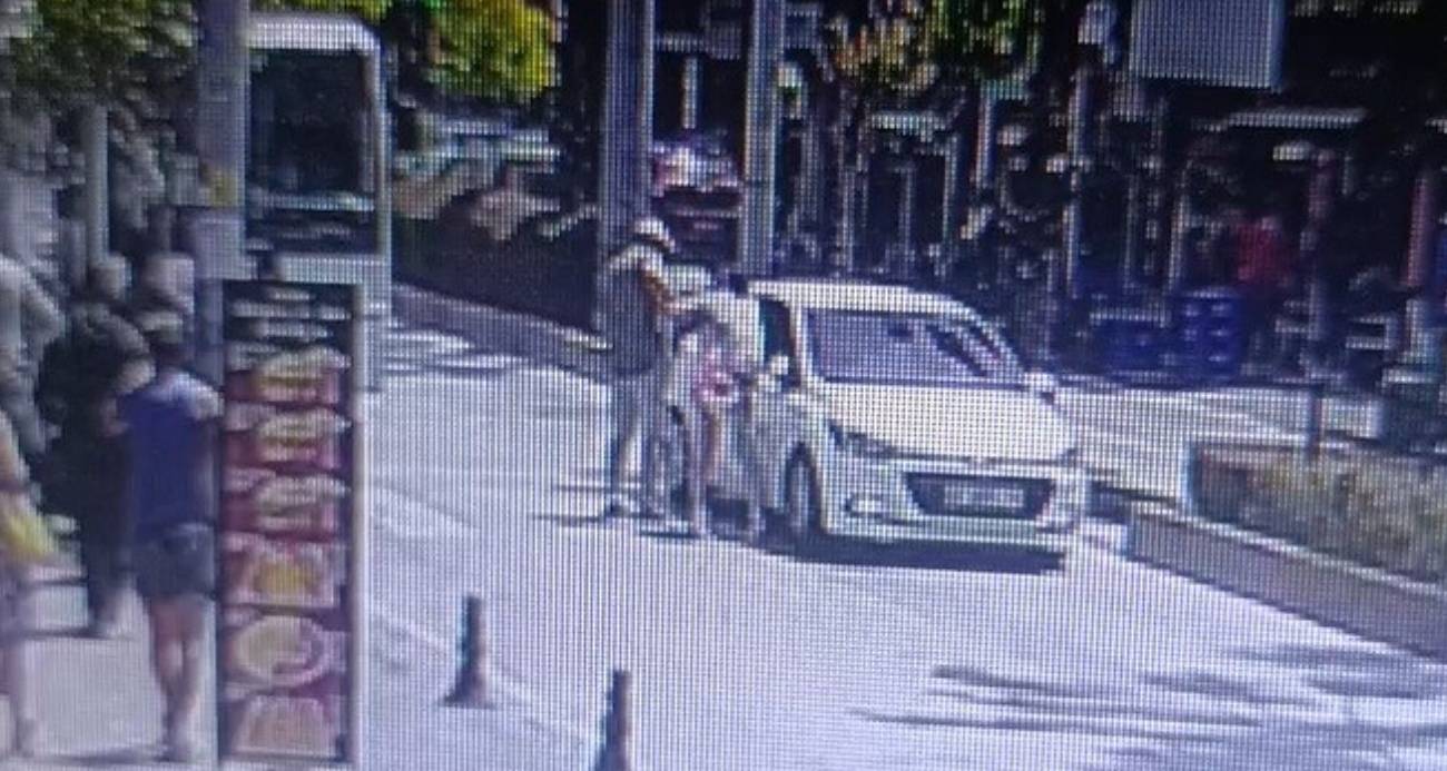 Antalya’da yaya geçidinden geçmeye çalışan Alman turistin ayağını otomobil ezdi