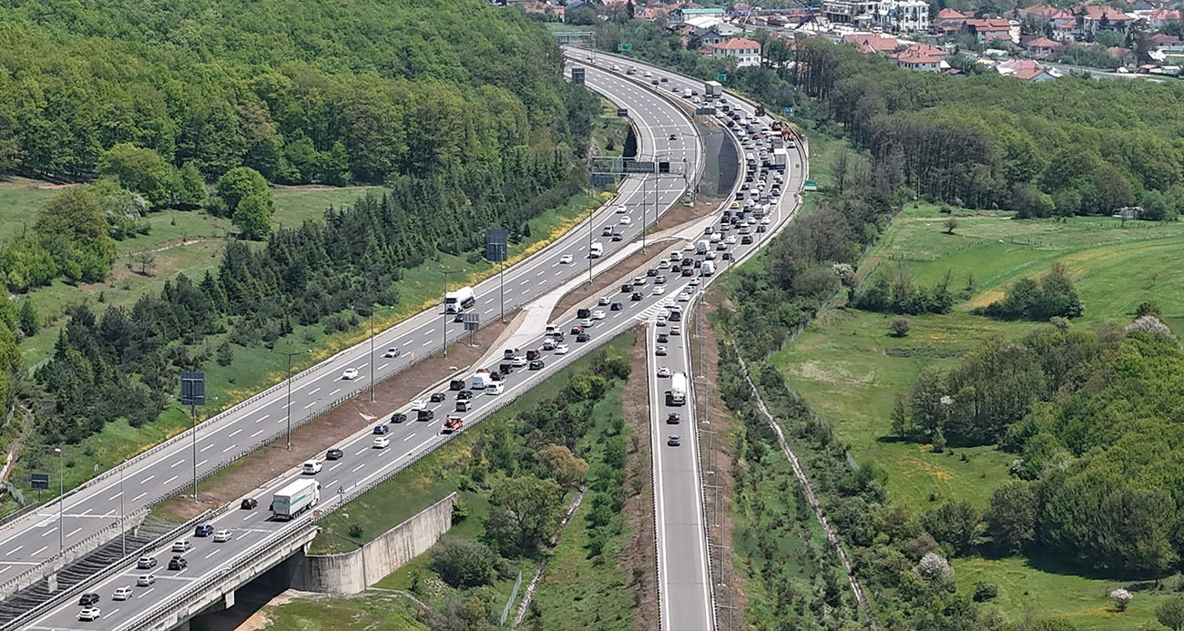 Bolu geçişinde bayram trafiği erken başladı: Yollarda uzun kuyruklar oluştu