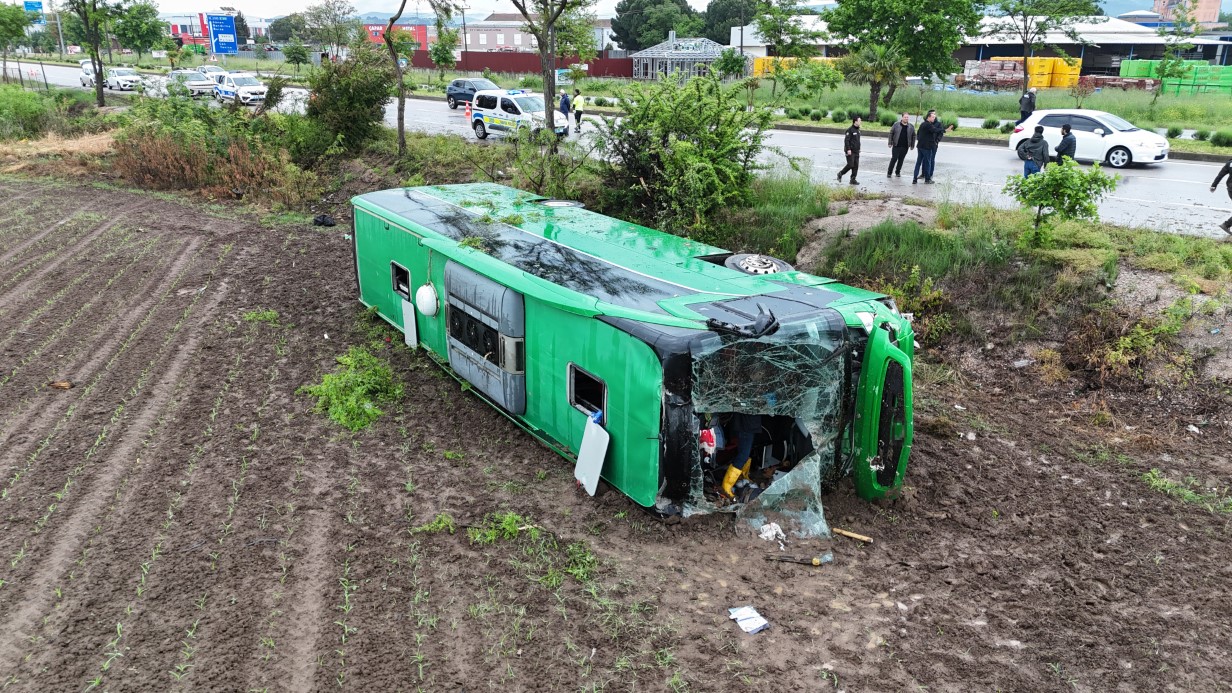 Çanakkale’de tur otobüsü devrildi: 46 yaralı