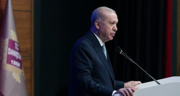 Cumhurbaşkanı Erdoğan: “Anayasayı darbecilerin veya seçkinlerin belirleyip topluma dayattıkları bir çerçeve olmaktan çıkarıp toplumun kendisinin belirleyip devlete deklare ettiği bir metne dönüştürmek zorundayız”