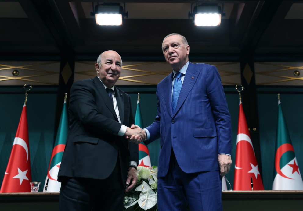 Cumhurbaşkanı Erdoğan: “Türkiye ve Cezayir olarak bölgemizin barış ve güvenliğini çok ciddi şekilde tehdit eden şiddet sarmalının sona erdirilmesinde ortak tutuma sahibiz”