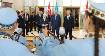 Cumhurbaşkanı Erdoğan’a Kazakistan’da Dombra sürprizi