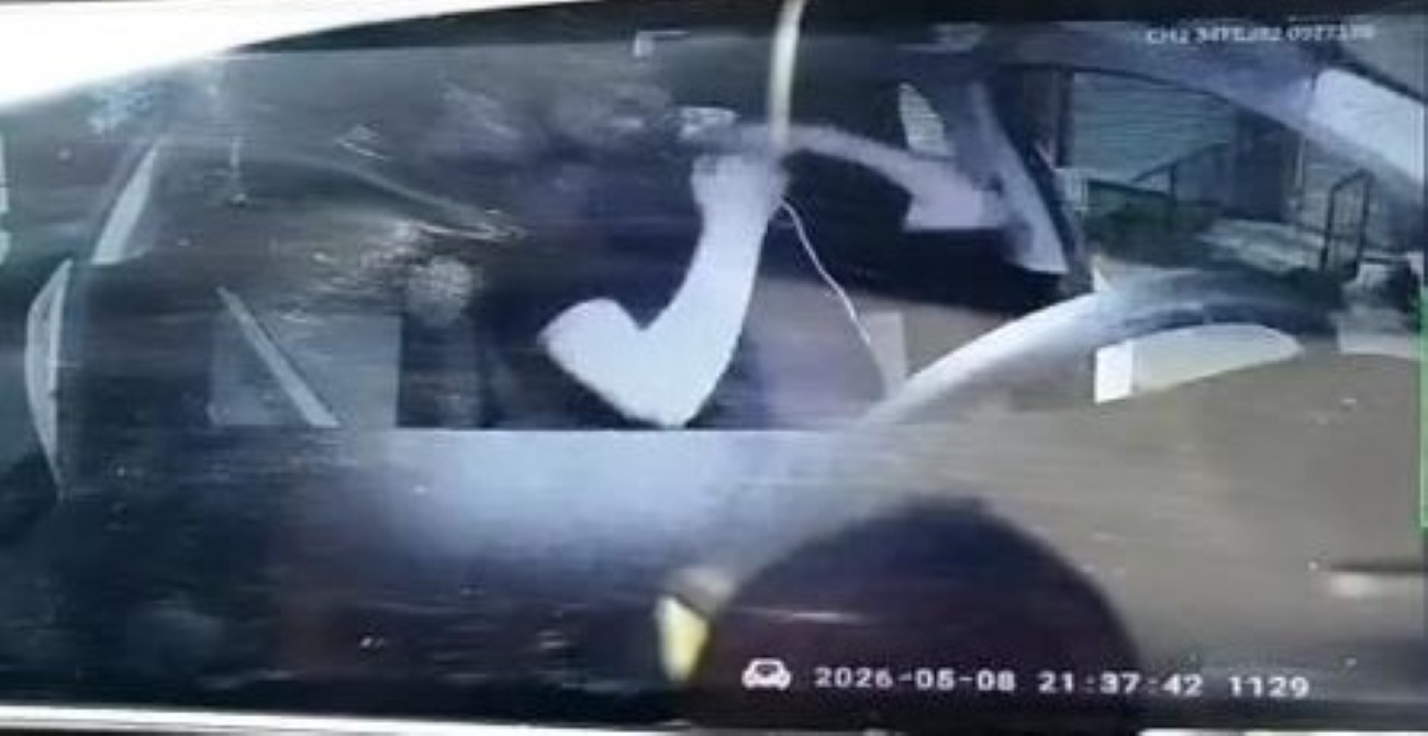 Eyüpsultan’da darp edilen taksici gasp edildi, hastanelik oldu: O anlar kamerada