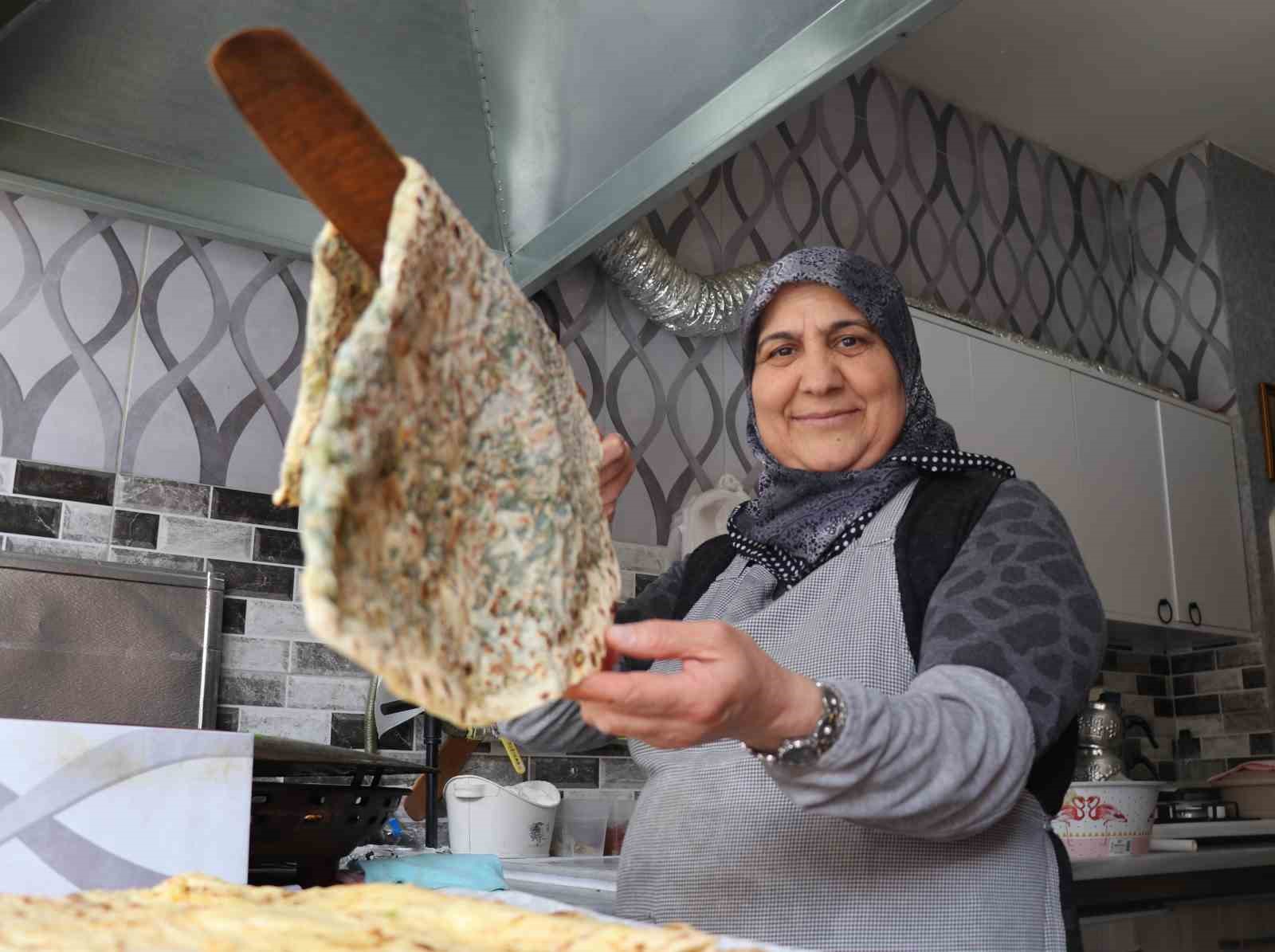’Kadınsın yapamazsın’ dediler, gözleme satarak 10 çocuk büyüttü