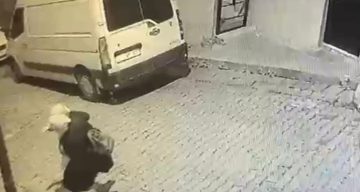 Kağıthane’de direğe dokunan çocuğa elektrik çarptı