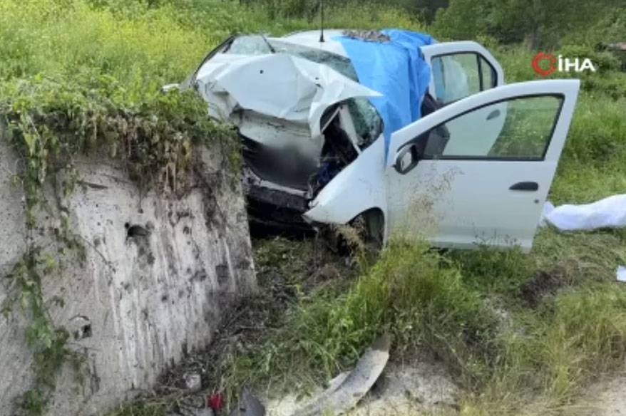 Kastamonu’da feci kaza: İstinat duvarına çarpan otomobildeki 3 kişi öldü, 1 kişi ağır yaralandı