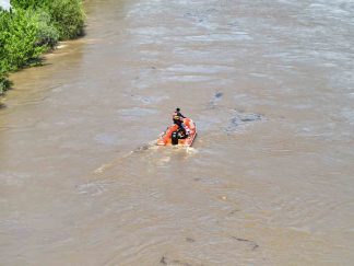 Kazanın şokuyla kendini Kelkit Çayı’na atmıştı, arama çalışmaları ikinci gününde de sürüyor