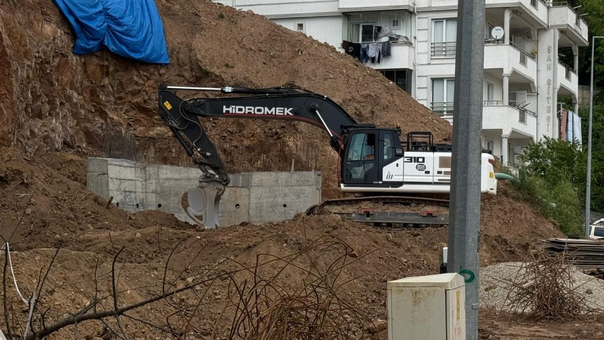 Kocaeli’de toprak kayması nedeniyle 5 bina tahliye edildi