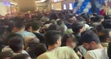 Mağaza açılışında izdiham yaşandı