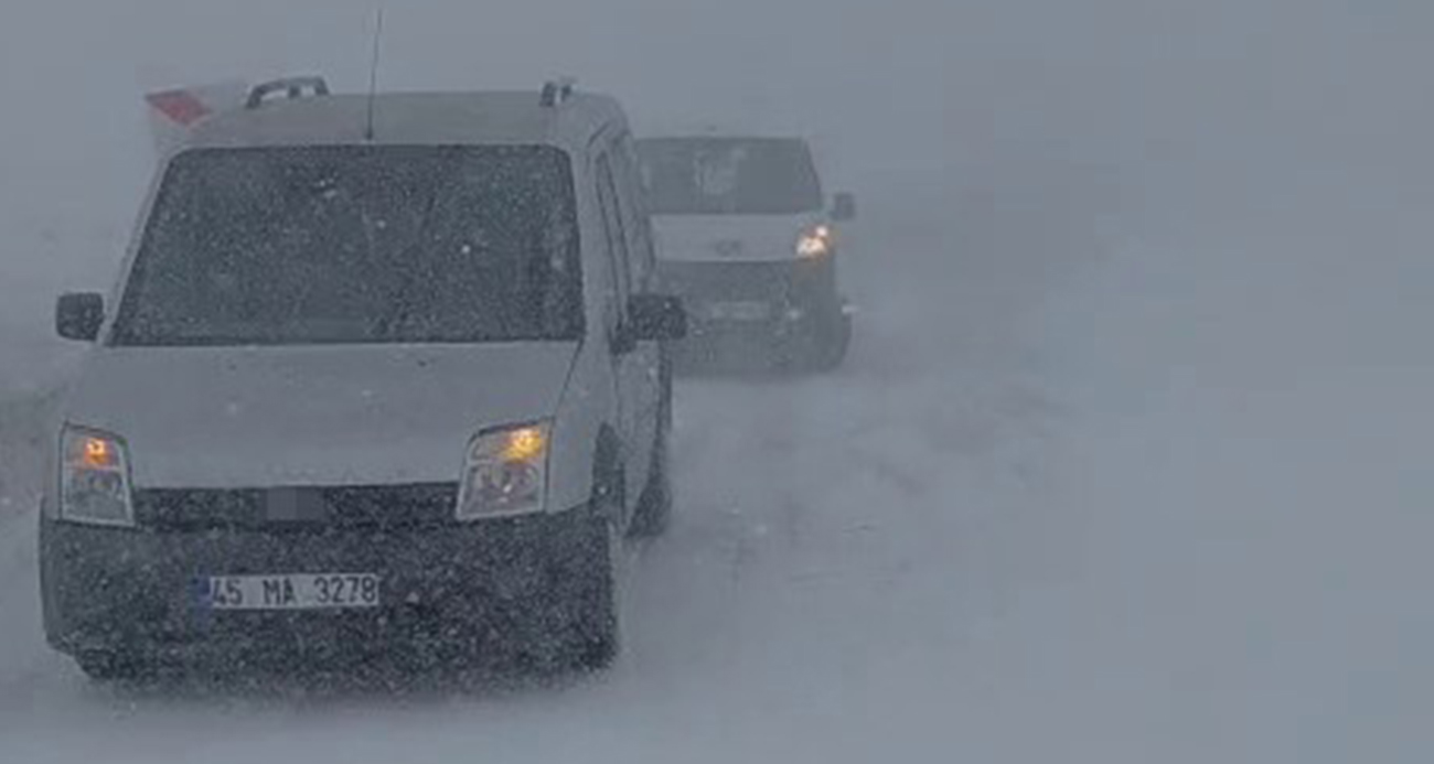 Palandöken Geçidi’nde 3 saat mahsur kaldılar