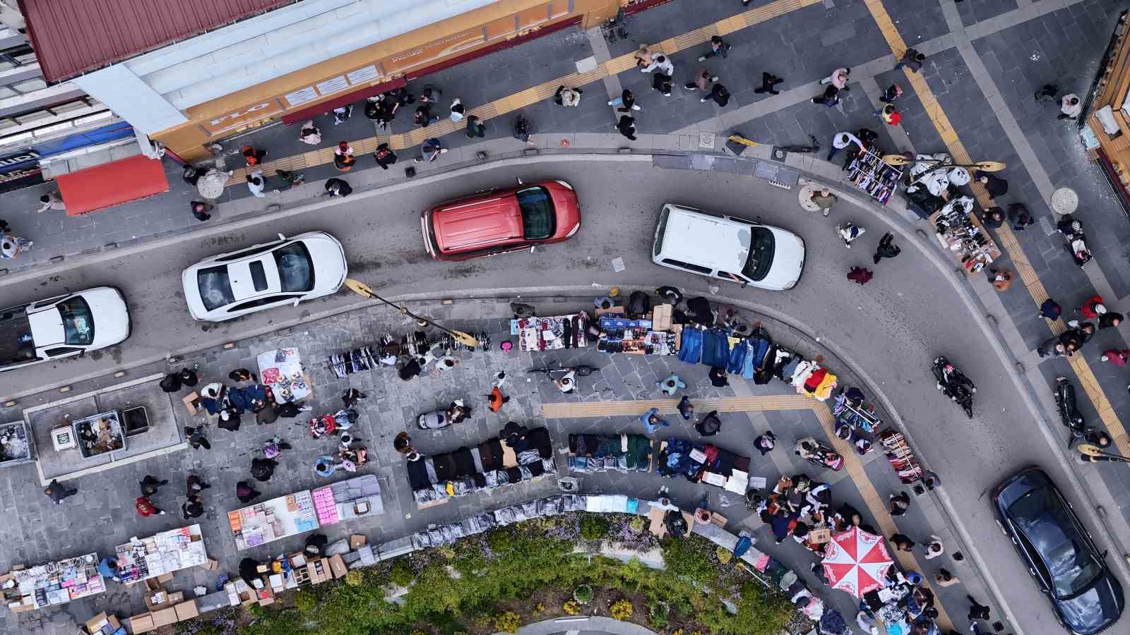 Sivas sokakları Taksim Meydanı’nı aratmadı: Gurbette yaşayan Sivaslılar memleketine akın etti