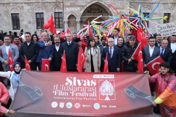 "Sivas Uluslararası Film Festivali" kortej yürüyüşüyle başladı