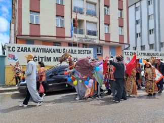 Sivas’ta geleneksel ’saya gezmesi’ renkli görüntülere sahne oldu