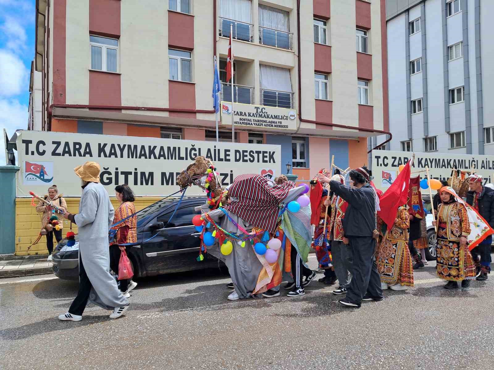 Sivas’ta geleneksel ’saya gezmesi’ renkli görüntülere sahne oldu