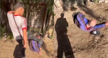 Sokakta uyuyan yaşlı adamın yüzüne tekme atıp sosyal medyada paylaştılar