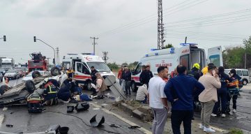 Takla atan otomobil ters döndü: 2’si çocuk 5 yaralı