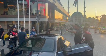 Taksim’de bayram öncesi polisten sıkı denetim