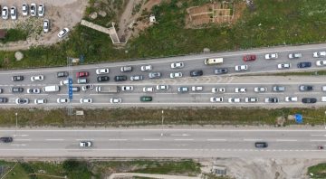 Tatilciler erken dönüşe geçti, 43 ilin bağlantı noktası kilitlendi: Son durum havadan görüntülendi