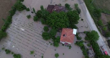 Tokat’ta Kelkit Çayı taştı, köyü su bastı