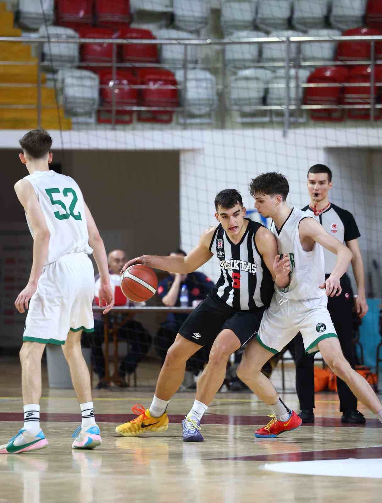 U18 Basketbol Türkiye Şampiyonası’nda yarı finale çıkanlar belli oldu