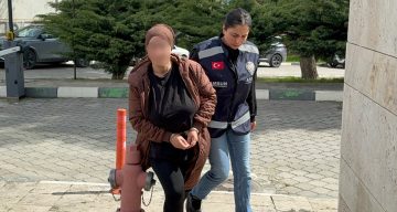 Yeğeninin altınlarını çalıp kendine otomobil alan teyze tutuklandı