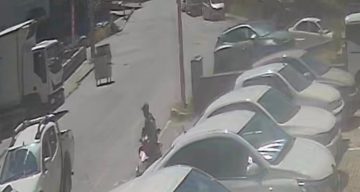 Ahlat’ta çöp konteyneri caddeyi birbirine kattı