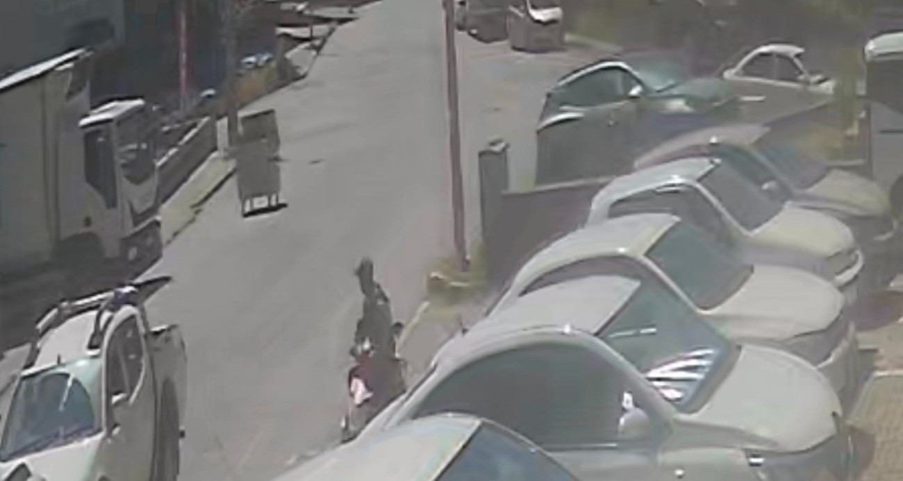 Ahlat’ta çöp konteyneri caddeyi birbirine kattı