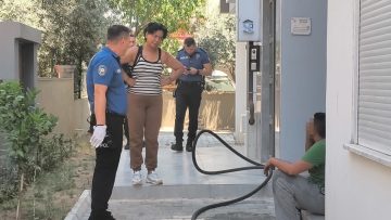 Annesine sinirlendi kendini eve kapatıp yakmaya çalıştı, mahallede korku ve öfke dolu anlar