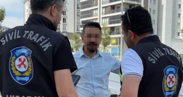 Aracına sahte plaka taktı, yakalanınca “işimiz acildi” dedi