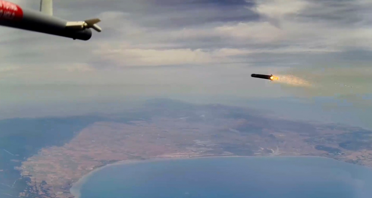 Bayraktar TB3, CİRİT Lazer Güdümlü Füze ile hedefi tam isabetle vurdu