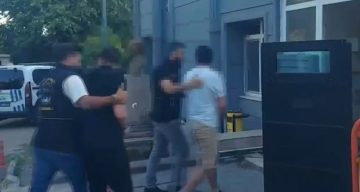 Evlilik hazırlığı yapan genç, nişanlısının önünde bıçaklanarak öldürüldü