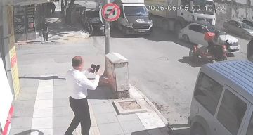 Freni patlayan kamyon, caddeyi böyle savaş alanına çevirdi: 10 araç zarar gördü, 5 yaralı