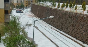 Gümüşhane’de dolu ve sağanak hayatı felç etti