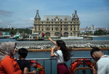 İstanbul’un simgelerinden Haydarpaşa Garı yeni yüzüne kavuştu