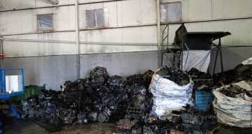 Kaçak araba parçaları gizlenen depoya operasyon: 100 milyon lira değerinde parça ele geçirildi