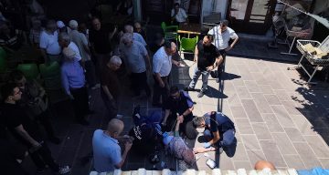 Kalp krizinden ölen arkadaşının cenazesinde kalp krizi geçirdi
