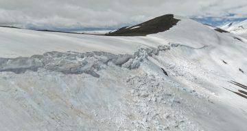 Kandilli Sıra Dağları’nın zirvesindeki kar kütleleri dron ile görüntülendi