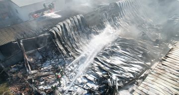 Kauçuk fabrikasındaki yangın 3 saatlik çalışmayla kontrol altına alındı