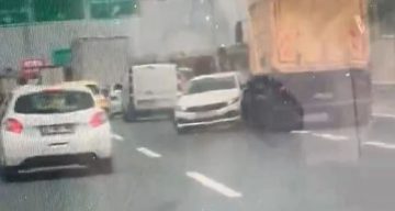 Kuzey Marmara Otoyolu’nda korku dolu anlar: Tır otomobili önüne alıp sürükledi