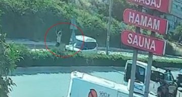 Mersin’de hafif ticari aracın çarptığı sağlık çalışanı hayatını kaybetti