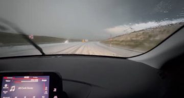 Meteoroloji uyarmıştı: Kars’ta dolu yağışı yolları beyaza bürüdü