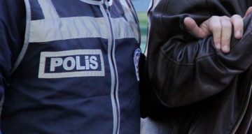 Metroda başörtülü kadına hakaret eden şüpheli tutuklama talebiyle mahkemeye sevk edildi